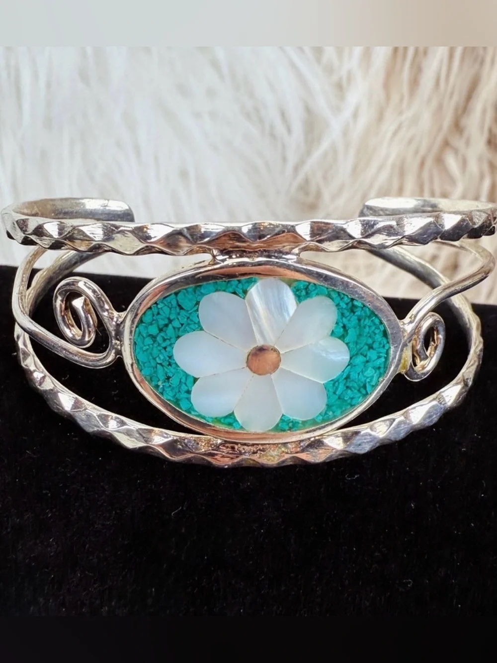 Alpaca Mexico, Silver Turquoise mother-of-pearl, inlay Floral Cuff Bracelet